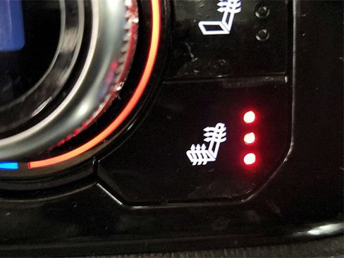 Used 2022 GMC Sierra 1500 SLT w/ SLT Convenience Package image 23