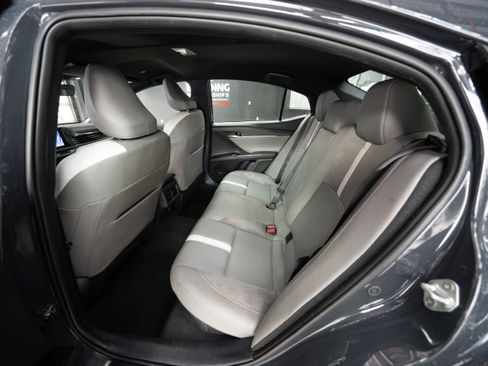 Used 2025 Toyota Camry SE w/ Convenience Package image 23