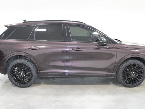 Used 2023 Lincoln Corsair Reserve w/ Jet Appearance Package AWD/4WD image 11