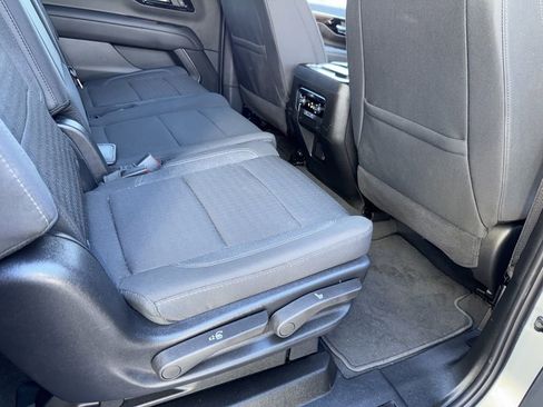 Used 2025 Chevrolet Suburban LS image 20