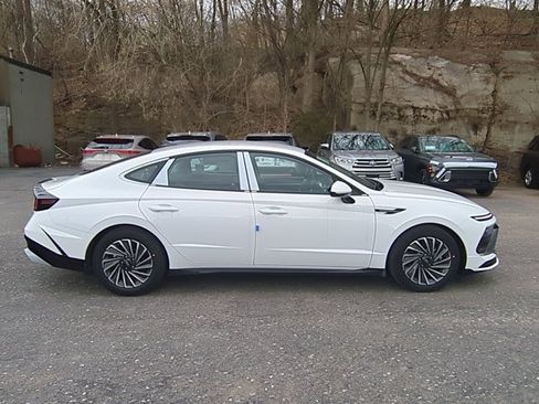 New 2025 Hyundai Sonata SEL image 3