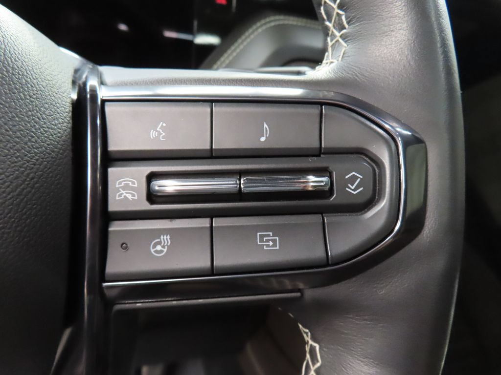Used 2025 GMC Yukon XL Denali Ultimate AWD/4WD image 67