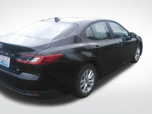 Used 2025 Toyota Camry LE FWD image 3