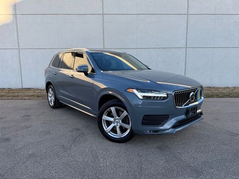 Used 2020 Volvo XC90 T6 Momentum image 2