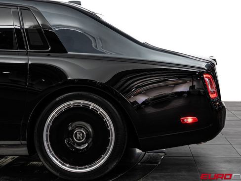 Used 2024 Rolls-Royce Phantom Sedan w/ The Phantom Package image 17