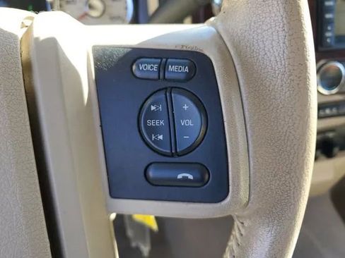 Used 2010 Ford F250 Lariat image 21