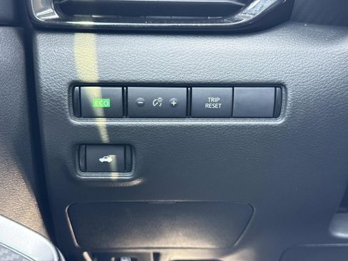 Used 2023 Nissan Sentra SR w/ SR Premium Package image 13