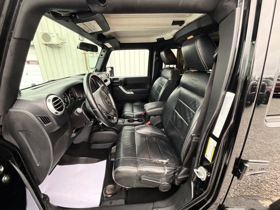 Used 2012 Jeep Wrangler Unlimited Sahara w/ Dual Top Group AWD/4WD image 14