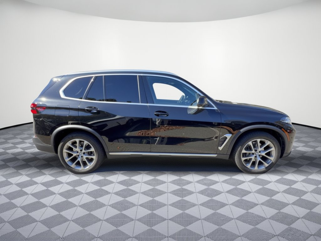 Used 2024 BMW X5 xDrive40i w/ Parking Assistance Package AWD/4WD image 8