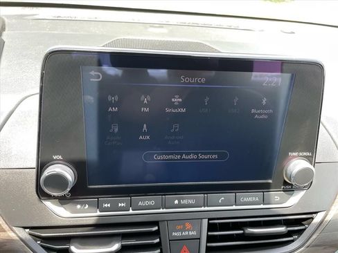 Used 2025 Nissan Altima 2.5 SV FWD image 17