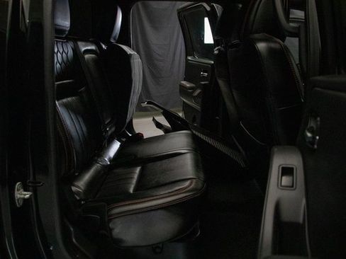 Used 2023 Nissan Frontier PRO-4X image 19