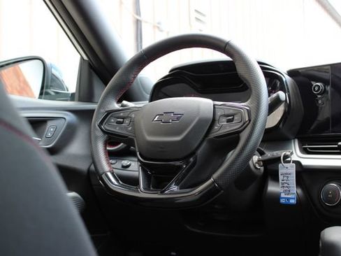 Used 2025 Chevrolet Trax RS w/ Driver Confidence Package FWD image 36