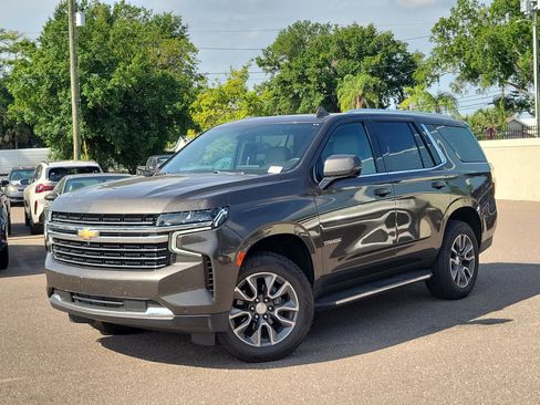 Used 2021 Chevrolet Tahoe LT w/ LT Signature Package RWD image 1