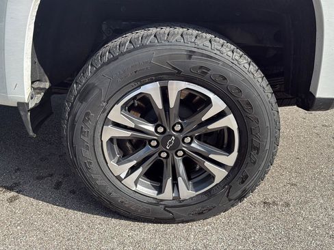 Used 2021 Chevrolet Colorado Z71 AWD/4WD image 16