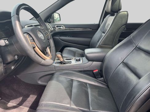 Used 2017 Jeep Grand Cherokee Overland AWD/4WD image 13