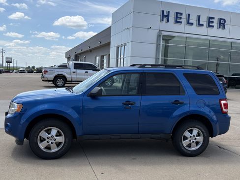 Used 2012 Ford Escape XLT w/ Class II Trailer Tow Pkg FWD image 3