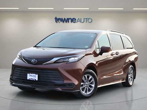 Used 2022 Toyota Sienna LE FWD image 10