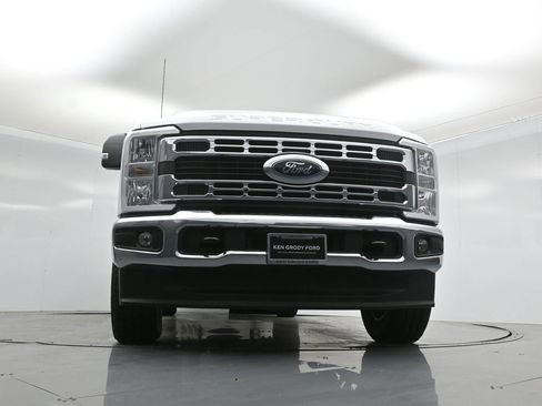 New 2026 Ford F350 XLT w/ FX4 Off-Road Package image 40