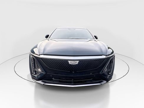 Used 2024 Cadillac Lyriq Sport AWD/4WD image 3