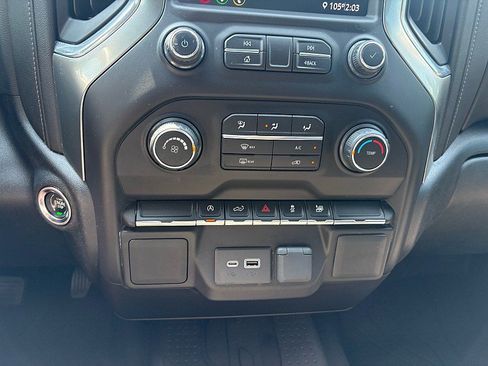 Used 2020 Chevrolet Silverado 1500 RST w/ RST Value Package AWD/4WD image 17