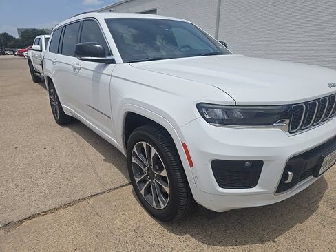 Used 2024 Jeep Grand Cherokee L Overland AWD/4WD image 2