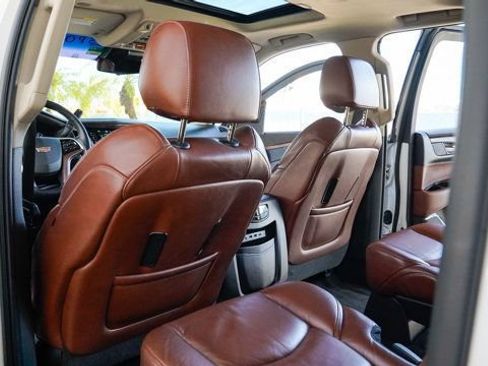 Used 2019 Cadillac Escalade ESV Premium Luxury RWD image 61