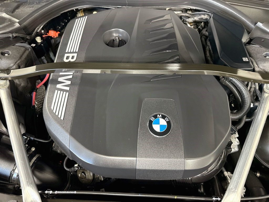 Used 2026 BMW 740i w/ Premium Package RWD image 38