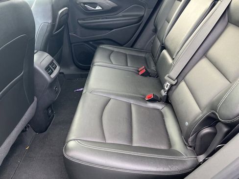 Certified 2022 GMC Terrain SLT w/ Infotainment Package II image 9