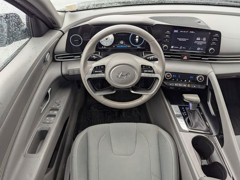 Used 2022 Hyundai Elantra SEL w/ Convenience Package FWD image 30