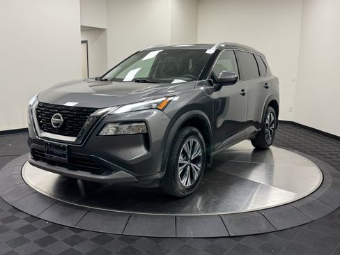 Used 2021 Nissan Rogue SV w/ Premium Package FWD image 3