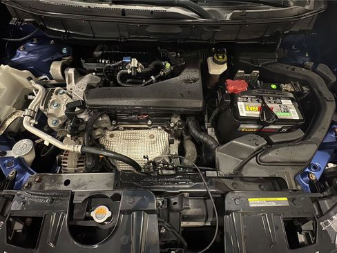 Used 2017 Nissan Rogue SV image 9