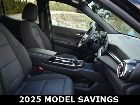 New 2025 Chevrolet Equinox LT w/ Safety and Technology Package image 13