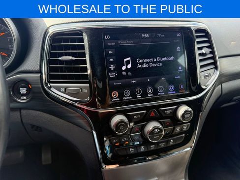 Used 2019 Jeep Grand Cherokee Altitude image 16