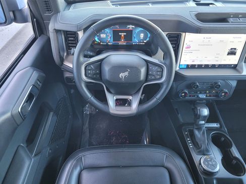 Used 2025 Ford Bronco Outer Banks image 11