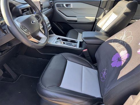 Used 2022 Ford Explorer XLT w/ Equipment Group 202A image 11