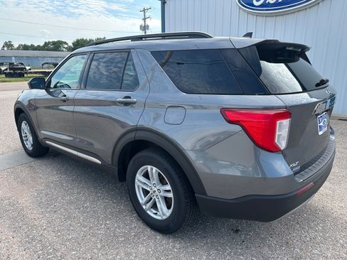Used 2024 Ford Explorer XLT w/ Equipment Group 202A AWD/4WD image 4
