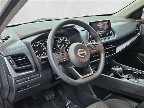 Used 2023 Nissan Rogue SV image 10
