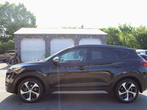 Used 2018 Hyundai Tucson Value AWD/4WD image 10