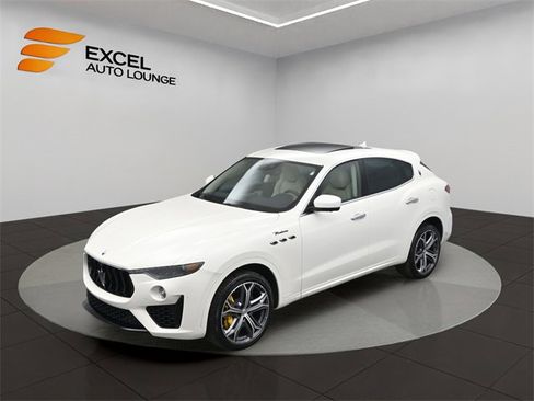 Used 2022 Maserati Levante Modena image 39