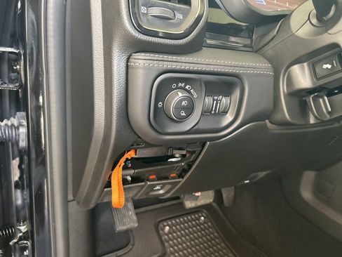 Used 2025 RAM 2500 Limited AWD/4WD image 55