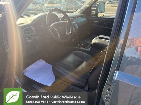 Used 2011 GMC Sierra 2500 Denali w/ LPO, Protection Package AWD/4WD image 13