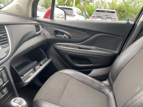 Used 2020 Buick Encore Preferred w/ Safety Package FWD image 13