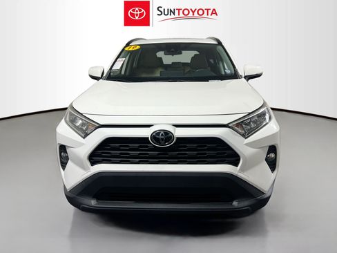 Used 2019 Toyota RAV4 XLE Premium FWD image 10