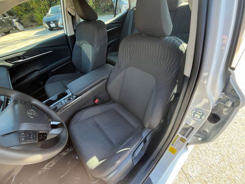 Used 2025 Toyota Camry LE image 31