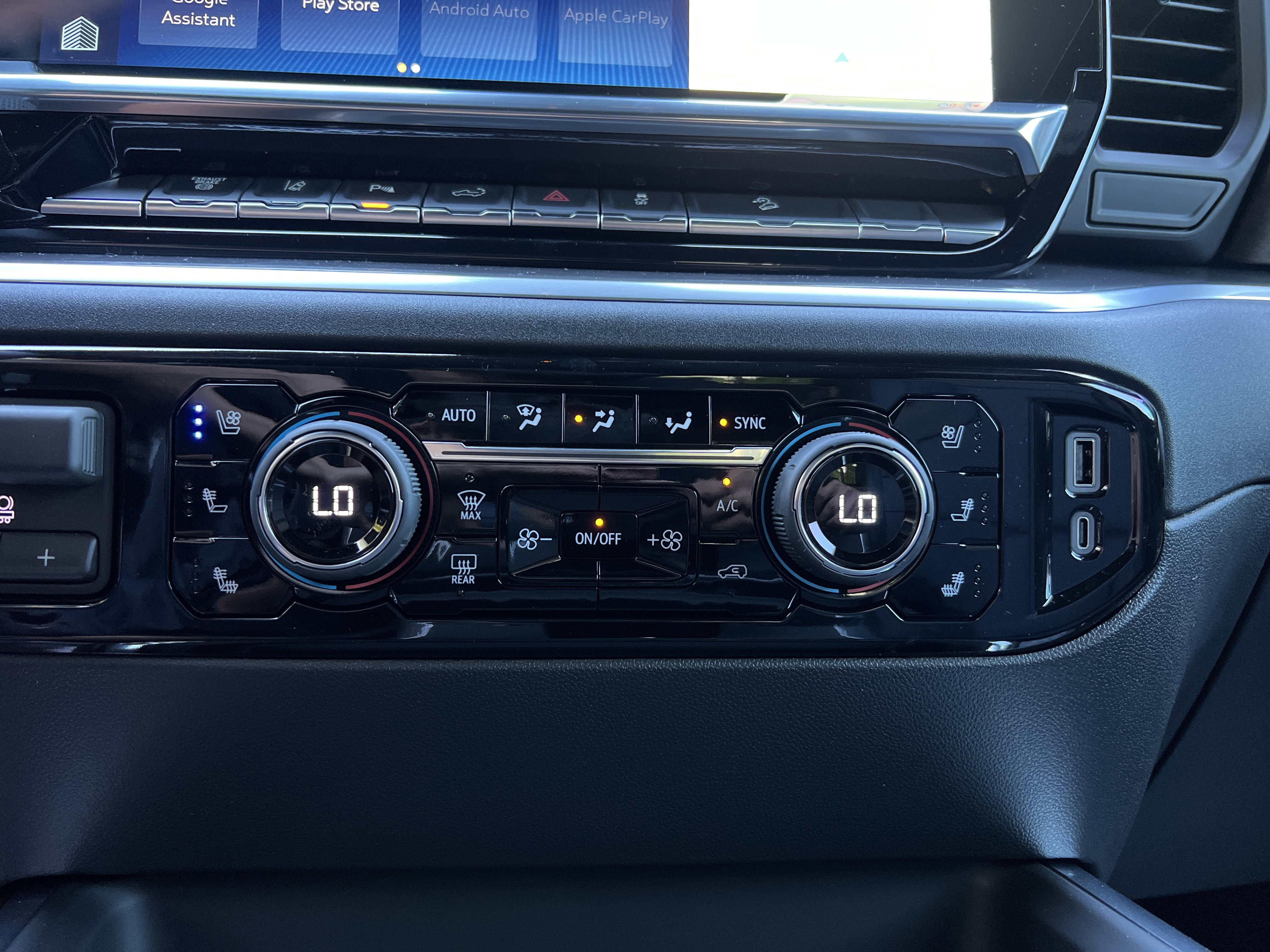 New 2026 Chevrolet Silverado 2500 High Country w/ High Country Premium Package AWD/4WD image 29