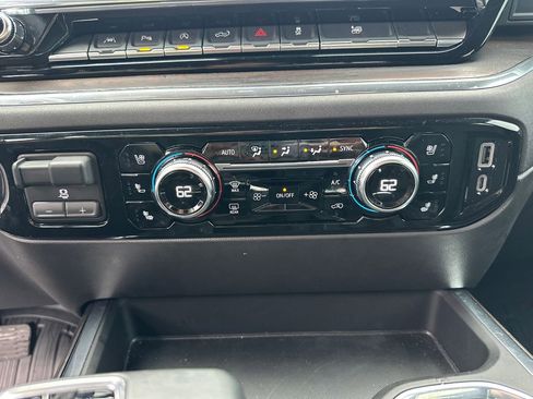 Used 2025 GMC Sierra 1500 SLT w/ SLT Premium Plus Package image 28