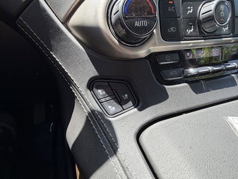 Used 2020 GMC Yukon Denali AWD/4WD image 18