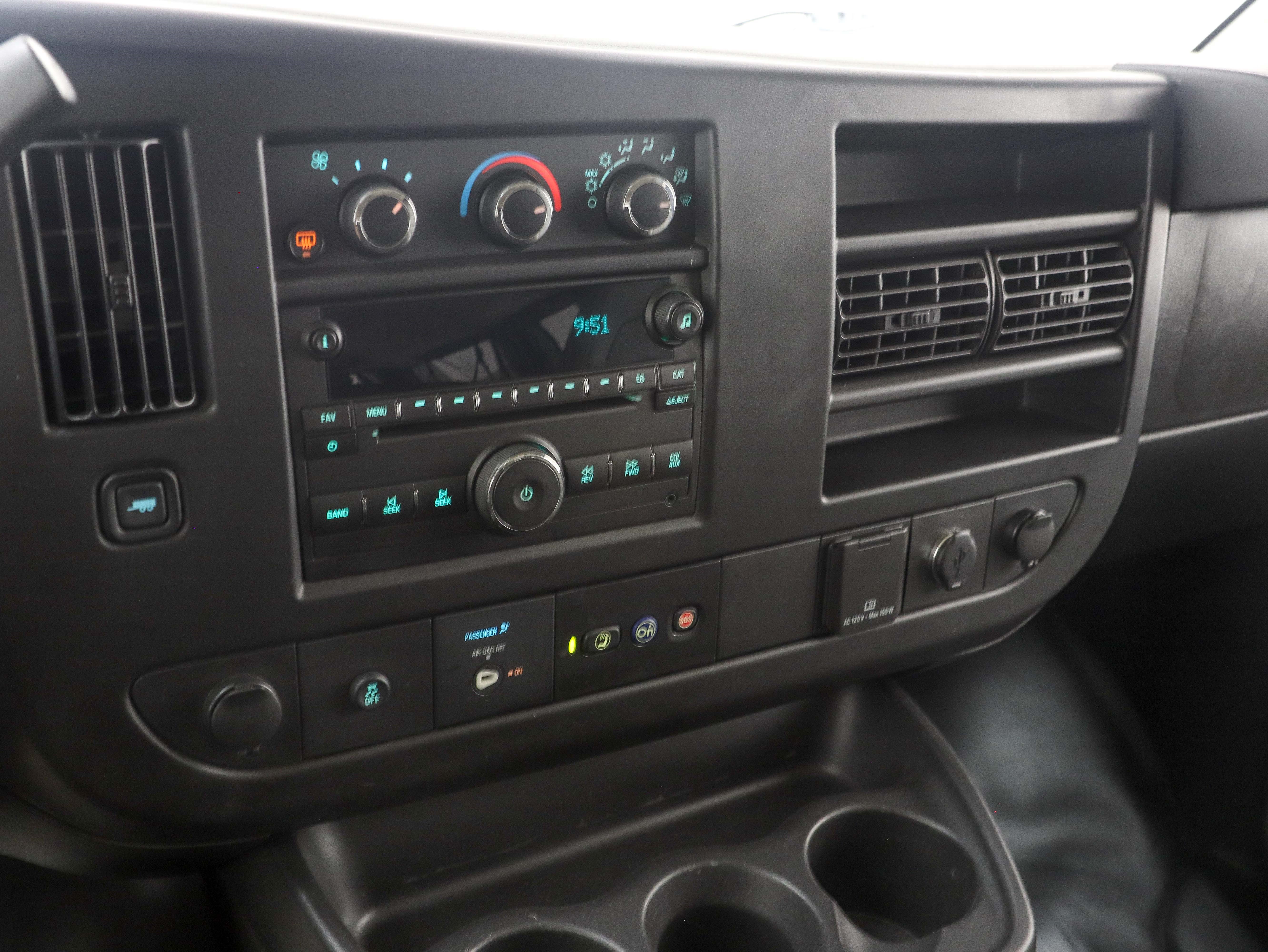 Used 2019 Chevrolet Express 3500 LS RWD image 24
