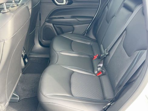 New 2026 Jeep Compass Latitude image 14