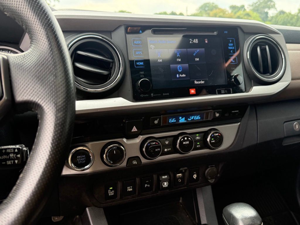 Used 2018 Toyota Tacoma Limited AWD/4WD image 16